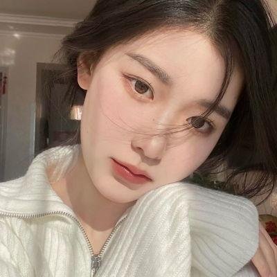 女服务员